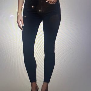 Good American Good Legs Cropped Jeans